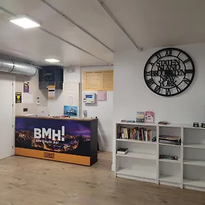 Metropolitan By Bossh Hostal